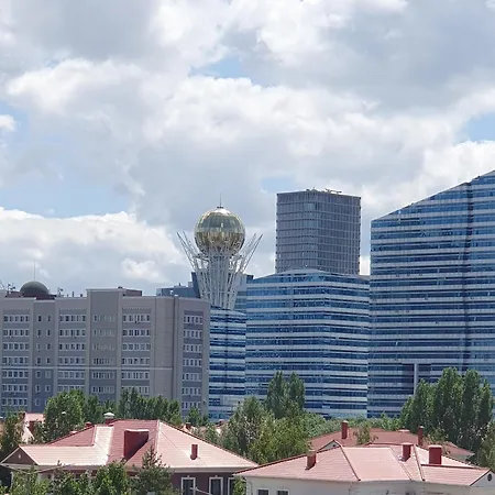 Baitеrеk Apartmеnt: Spacious Group Accommodation Nur-Sultan  Exterior photo
