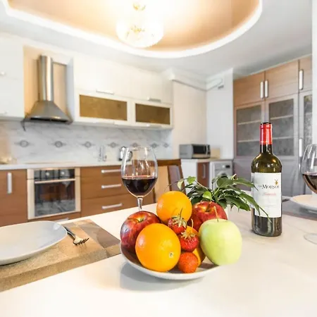 Baitеrеk Apartmеnt: Spacious Group Accommodation Nur-Sultan  Exterior photo