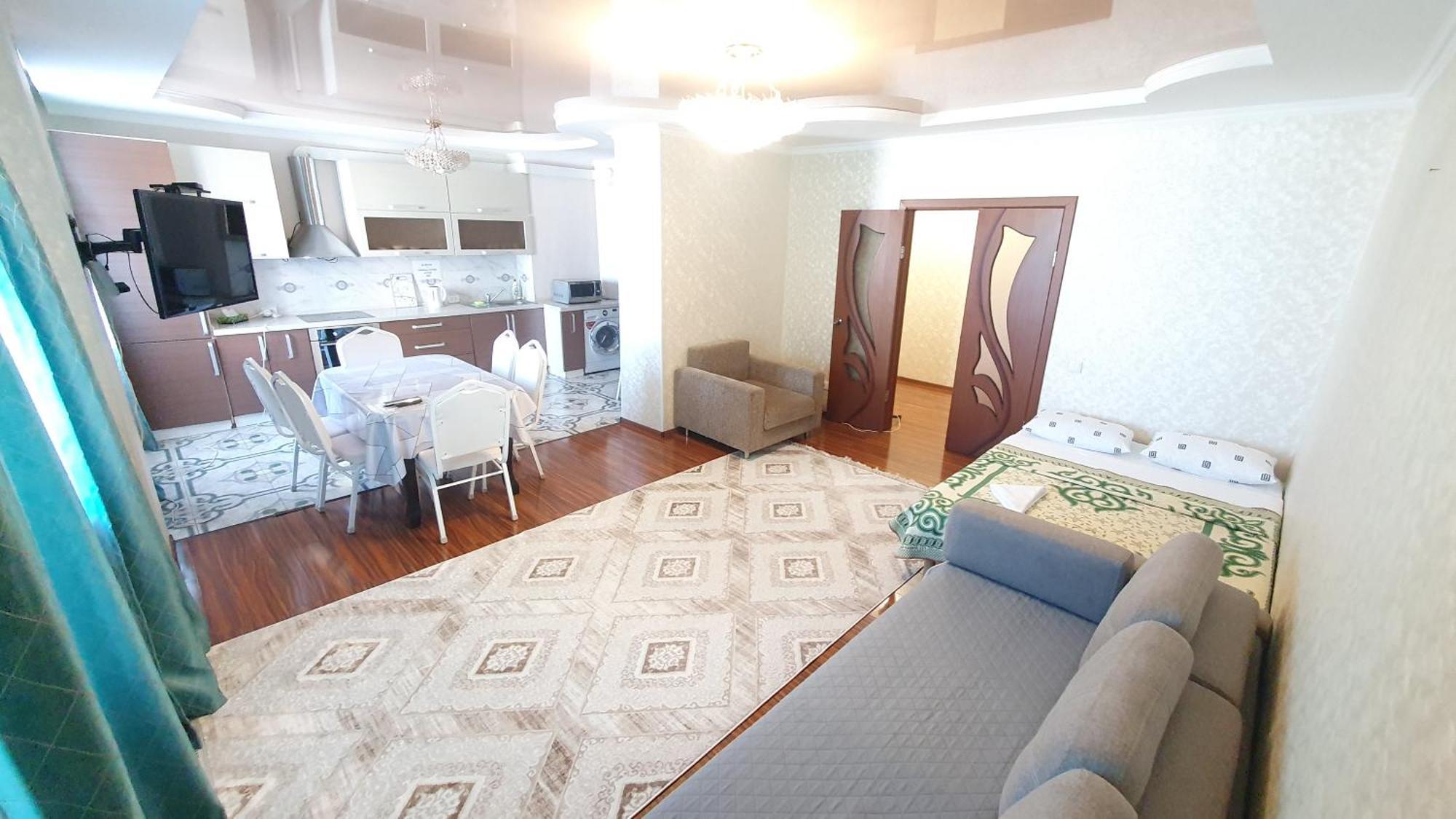 अपार्टमेंट Baitеrеk Apartmеnt: Spacious Group