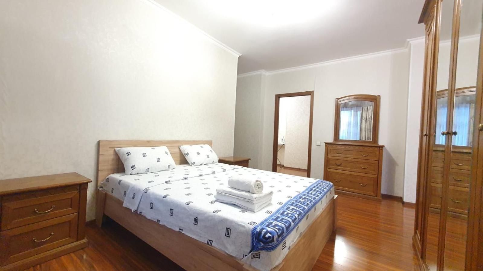 अपार्टमेंट Baitеrеk Apartmеnt: Spacious Group